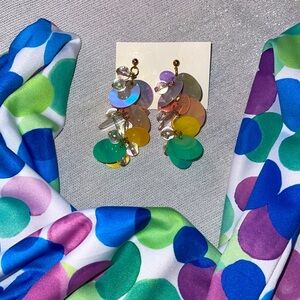 Women’s colorful bubbly tank top NWOT Sz 2X, w/ complimentary matching earrings.